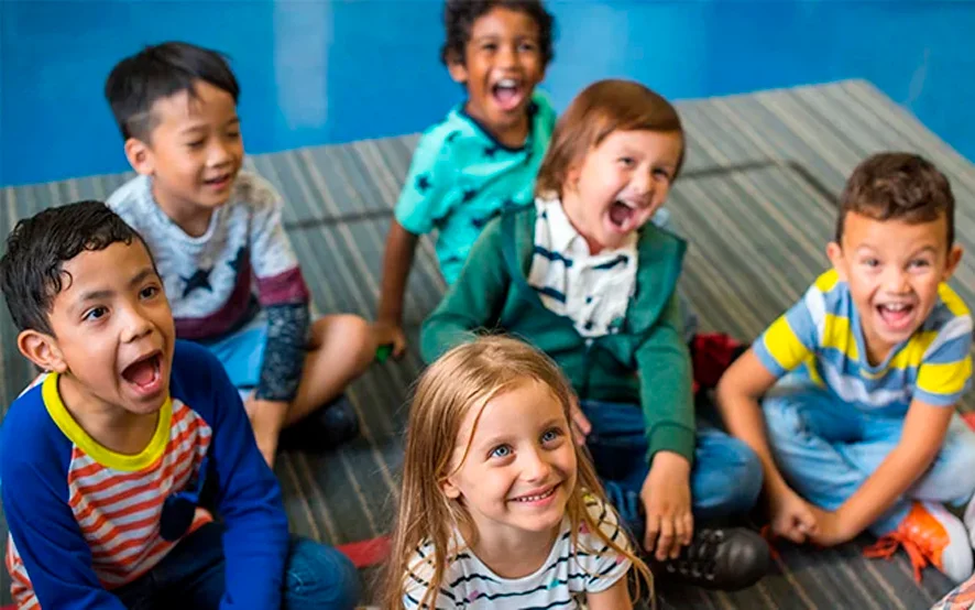 Crianças em atividades educacionais apoiadas pela OSP